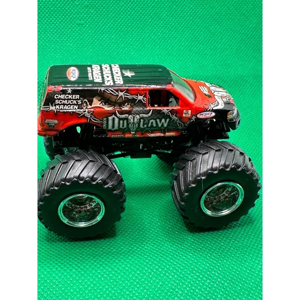 Hot Wheels Monster Jam Monster Truck Iron Outlaw‎ 1:55